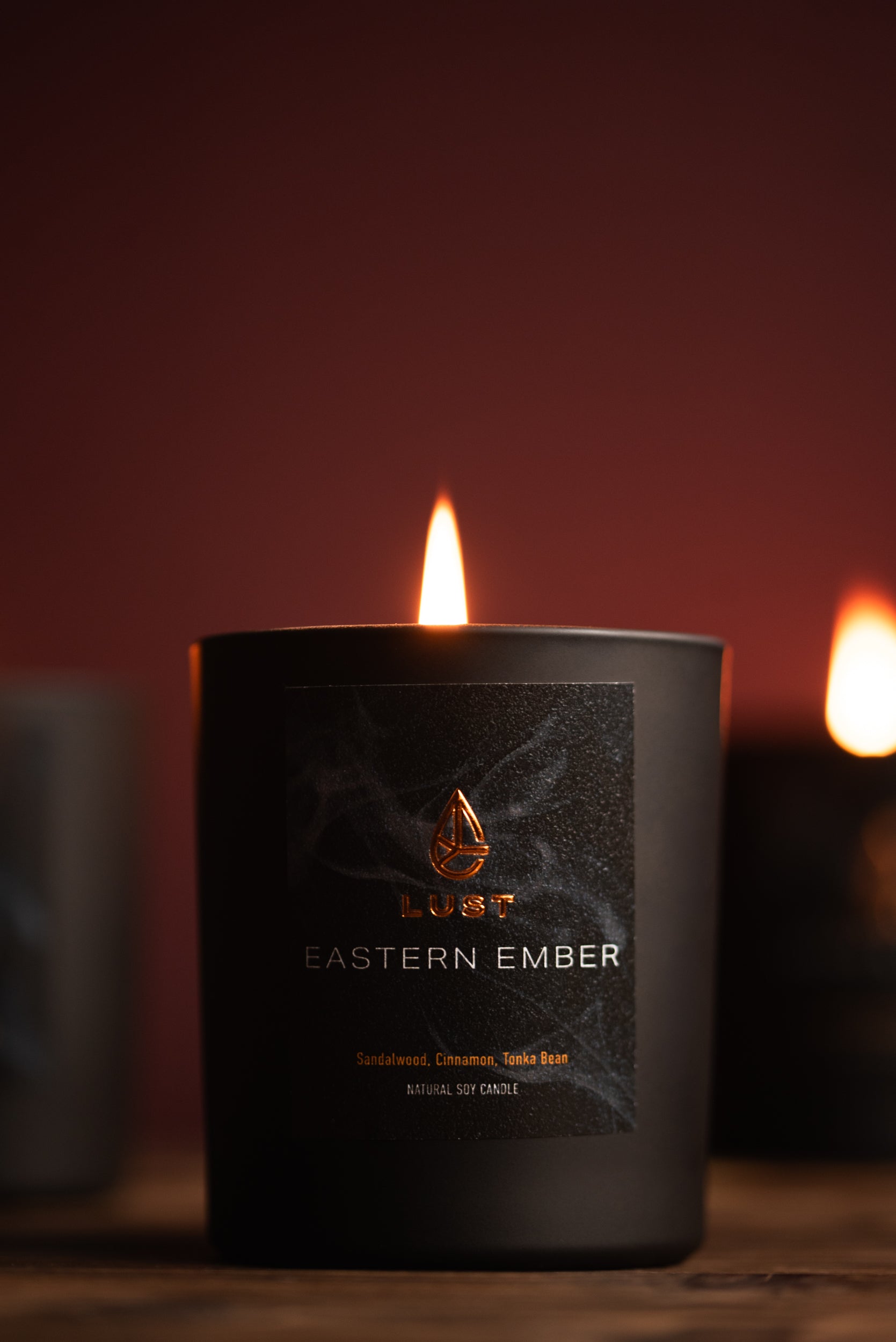 Eastern Ember - Sandalwood, Cinnamon, Tonka bean