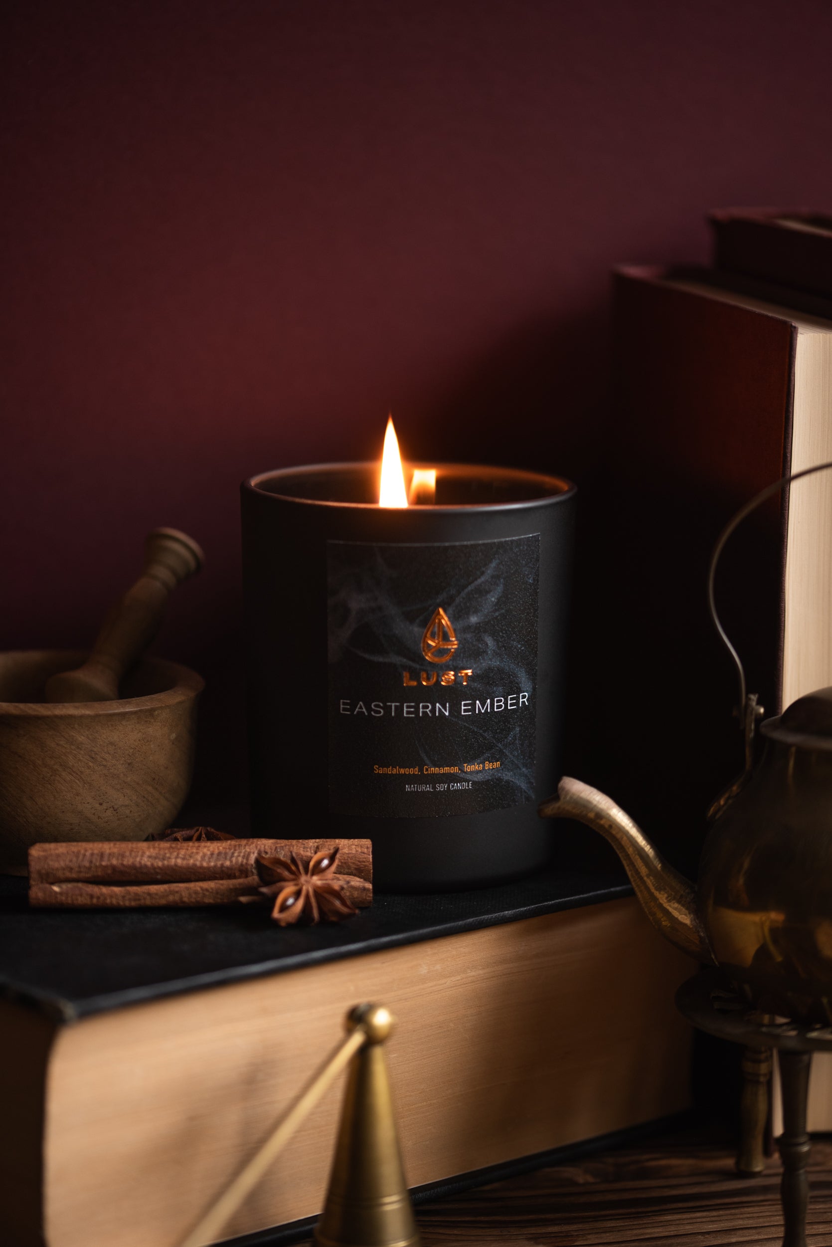 Eastern Ember - Sandalwood, Cinnamon, Tonka bean