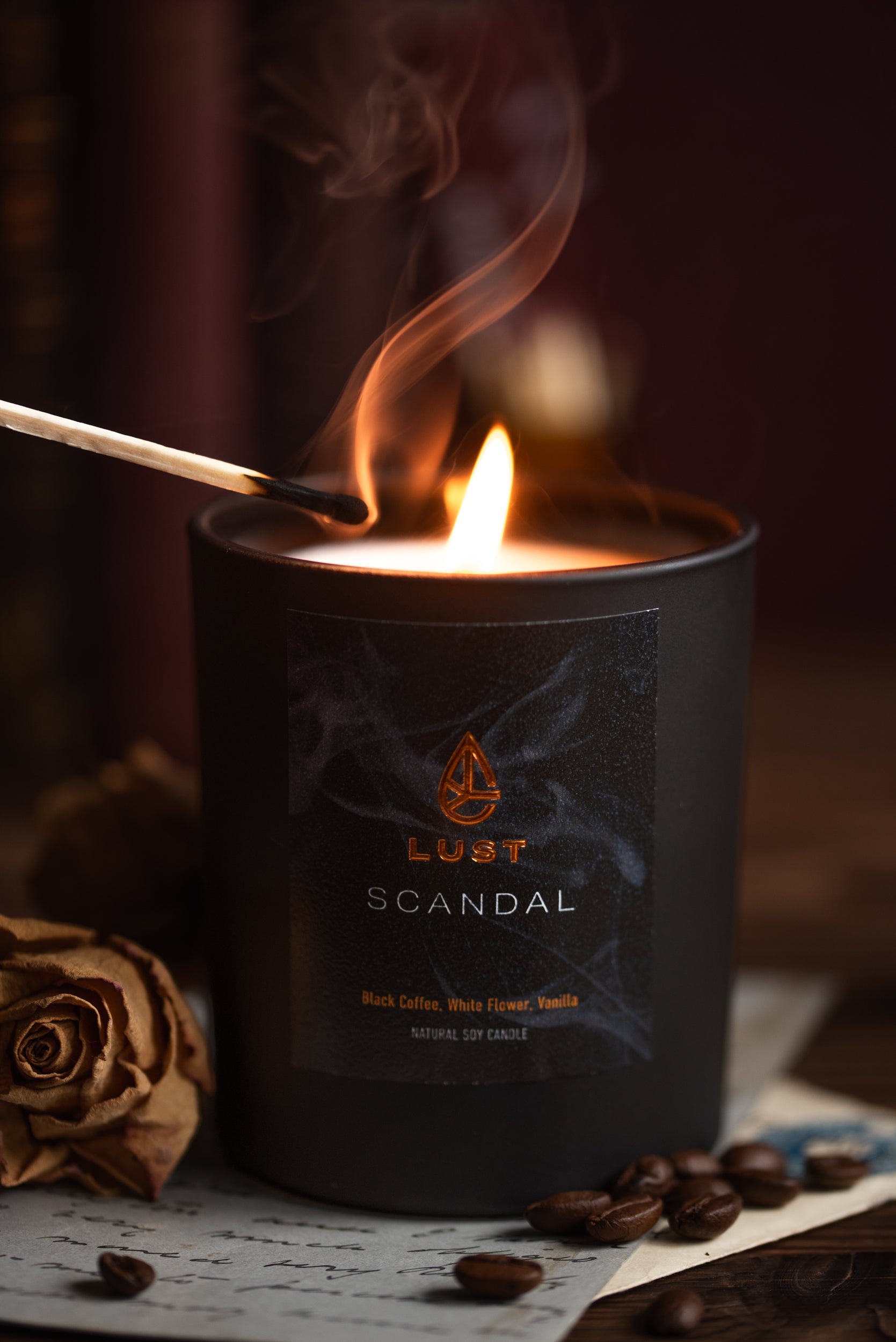 Scandal - Black Coffee, White Flower, Vanilla